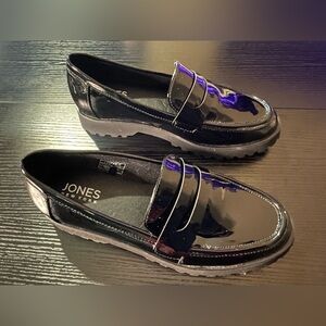 EUC - Jones New York Women’s Black Prizey Patent Leather Loafers size 7.5